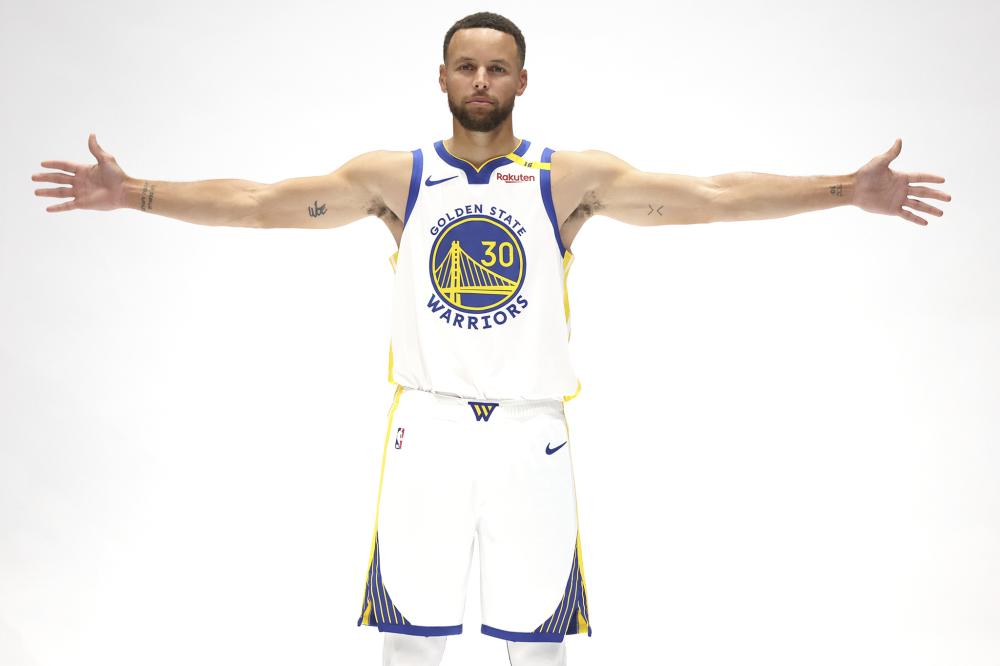 了她已经具 了她已经具